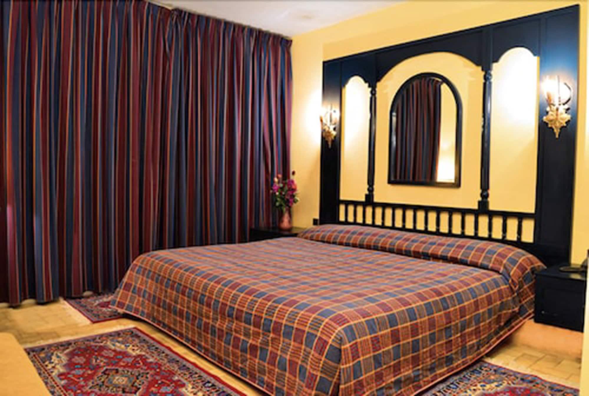 Rs Hotel Karam Palace Ouarzazate Bagian luar foto