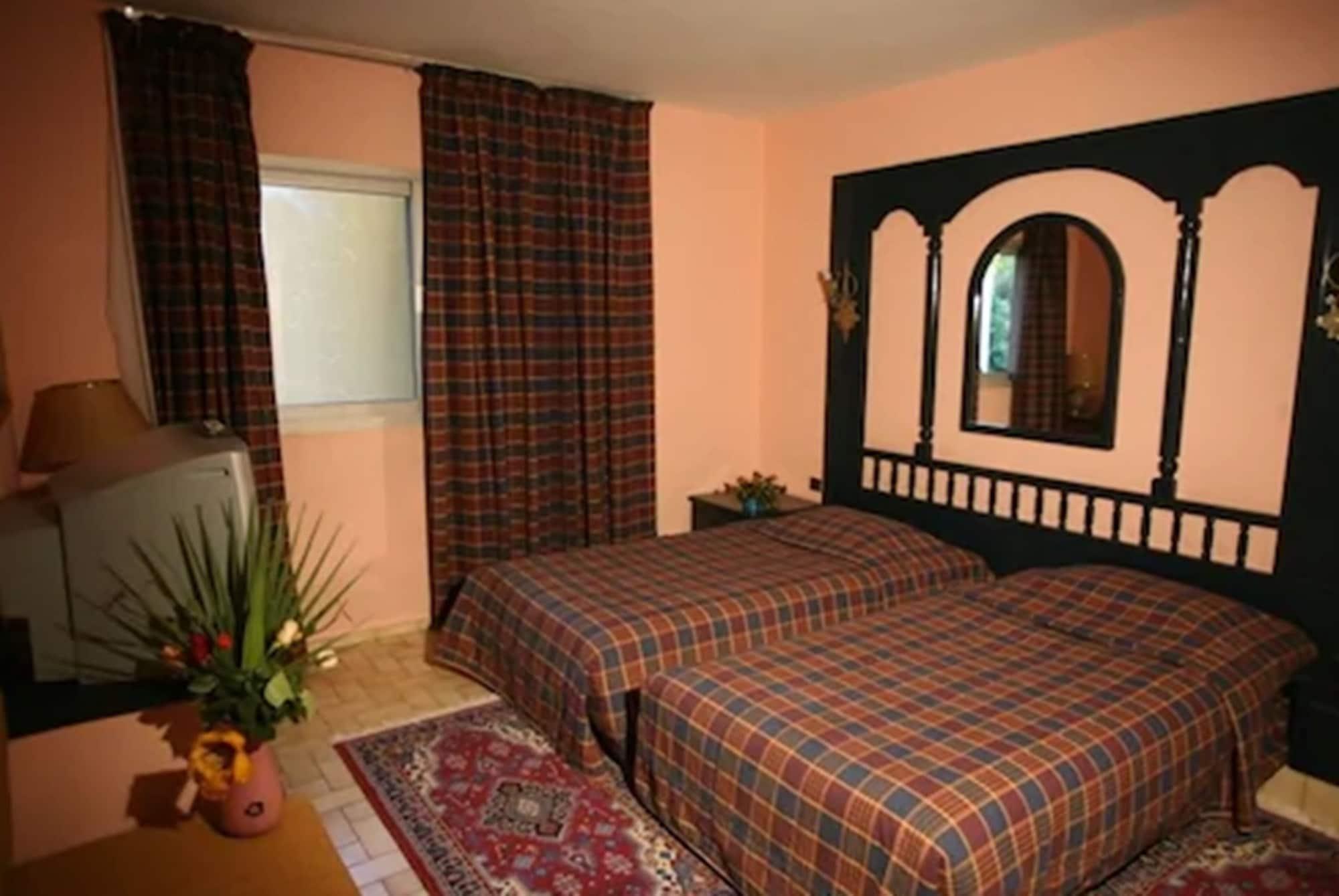 Rs Hotel Karam Palace Ouarzazate Bagian luar foto