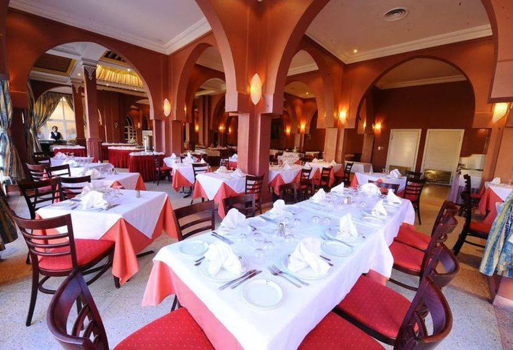 Rs Hotel Karam Palace Ouarzazate Bagian luar foto